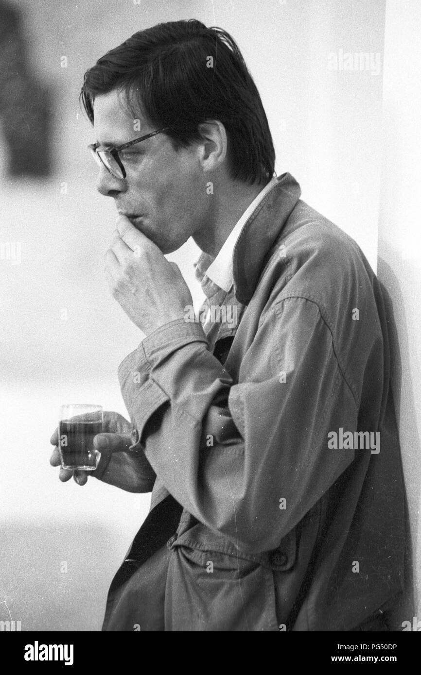 Lo scrittore francese Joel Roussiez ad una mostra dell'artista Otakar Slavik di Wiener Neustadt. Foto Stock