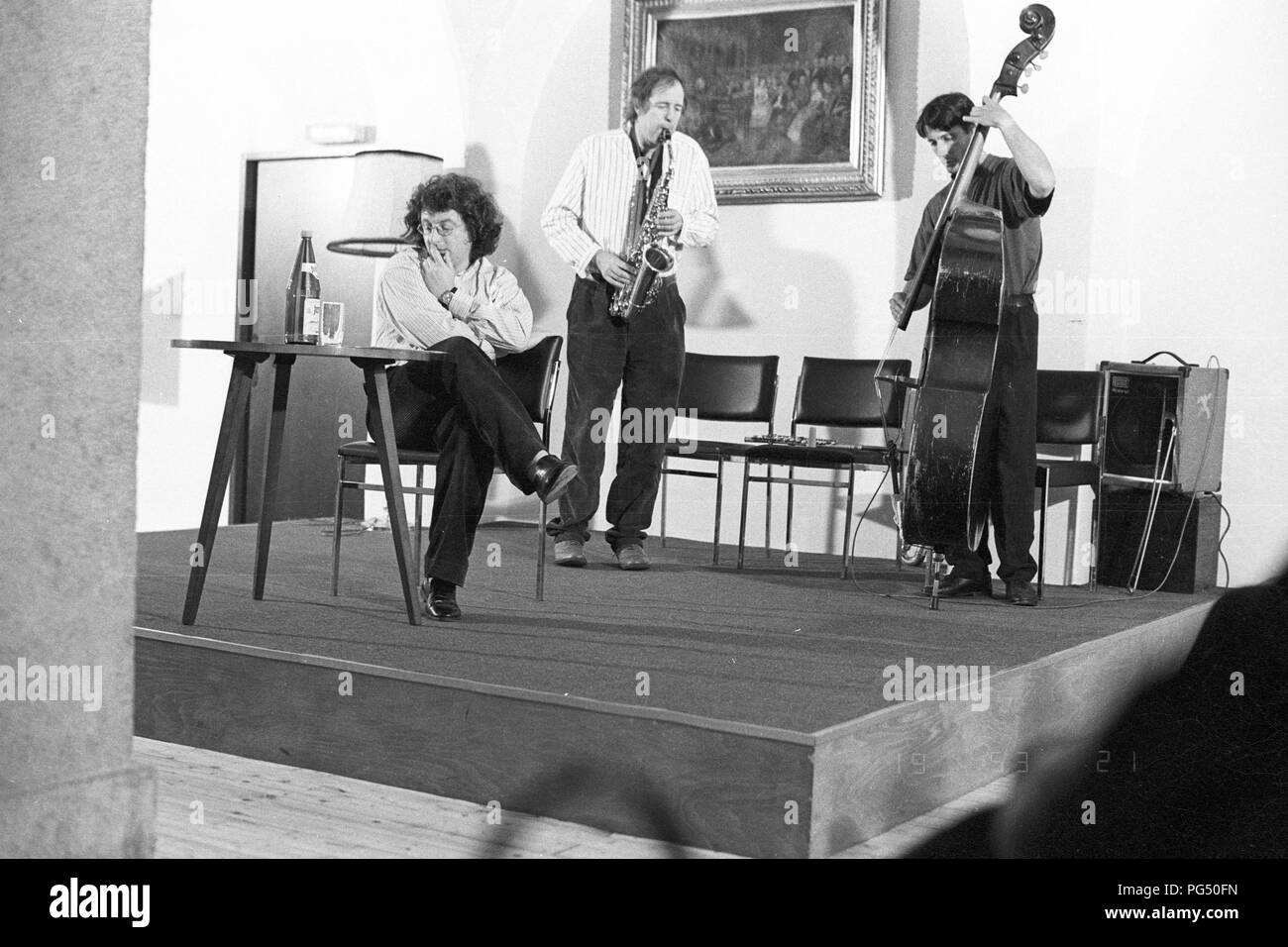 Il scrittore Ungherese Peter Esterhazy durante una lettura di Vienna. Foto Stock