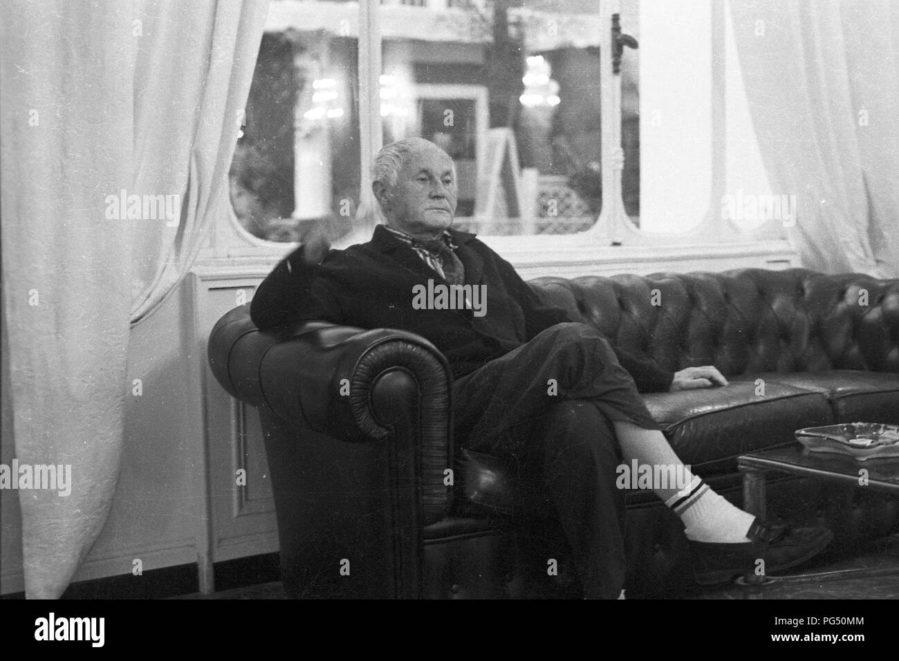 Lo scrittore Bohumil Hrabal a Capri nel 1990. Foto Stock