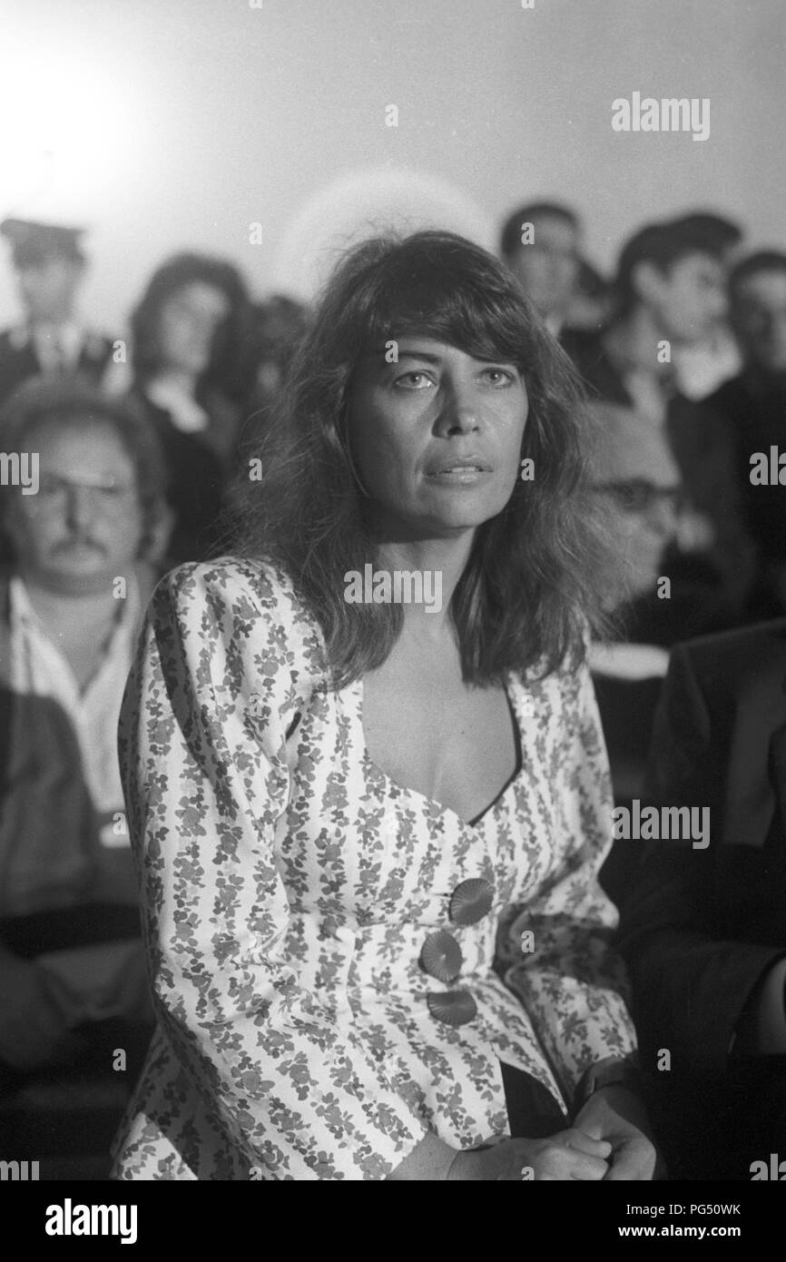 Olga Maria Cortese, co-fondatore del premio letterario Premio Capri, nella presentazione del premio a Bohumil Hrabal e Joseph Brodsky nel 1990. Foto Stock