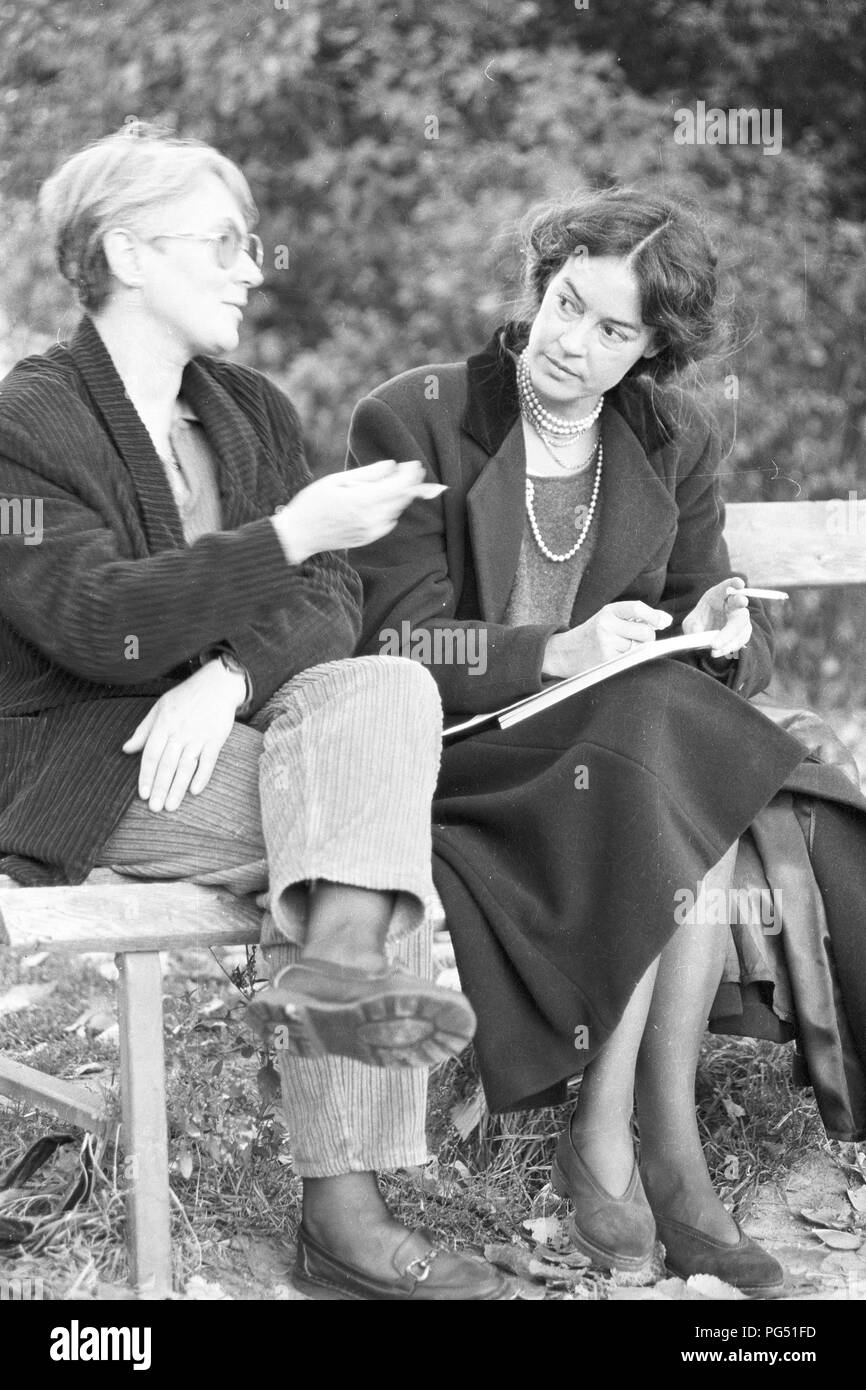 Il traduttore Susanna Roth (sinistra) e l'editor di Angela Martini- Wonde a Vienna nel 1989. Foto Stock