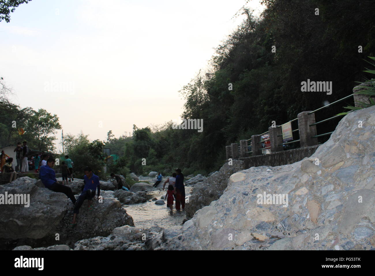 Ladri Grotta Dehradun Uttarakhand India . noto anche come Guchu/Guchhu pani.uno dei migliori luoghi da visitare in Dehradun Foto Stock