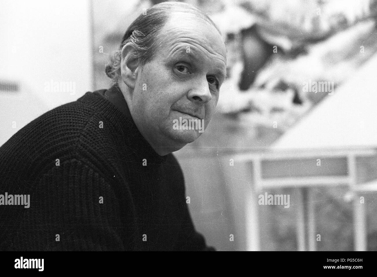 "Il pittore ceco Zdenek Beran (1937-2014) nel suo studio di Praga. Beran era un membro del gruppo ''Zaostali'' e avviamento 1990 insegnate a Praga Accademia delle Belle Arti." Foto Stock