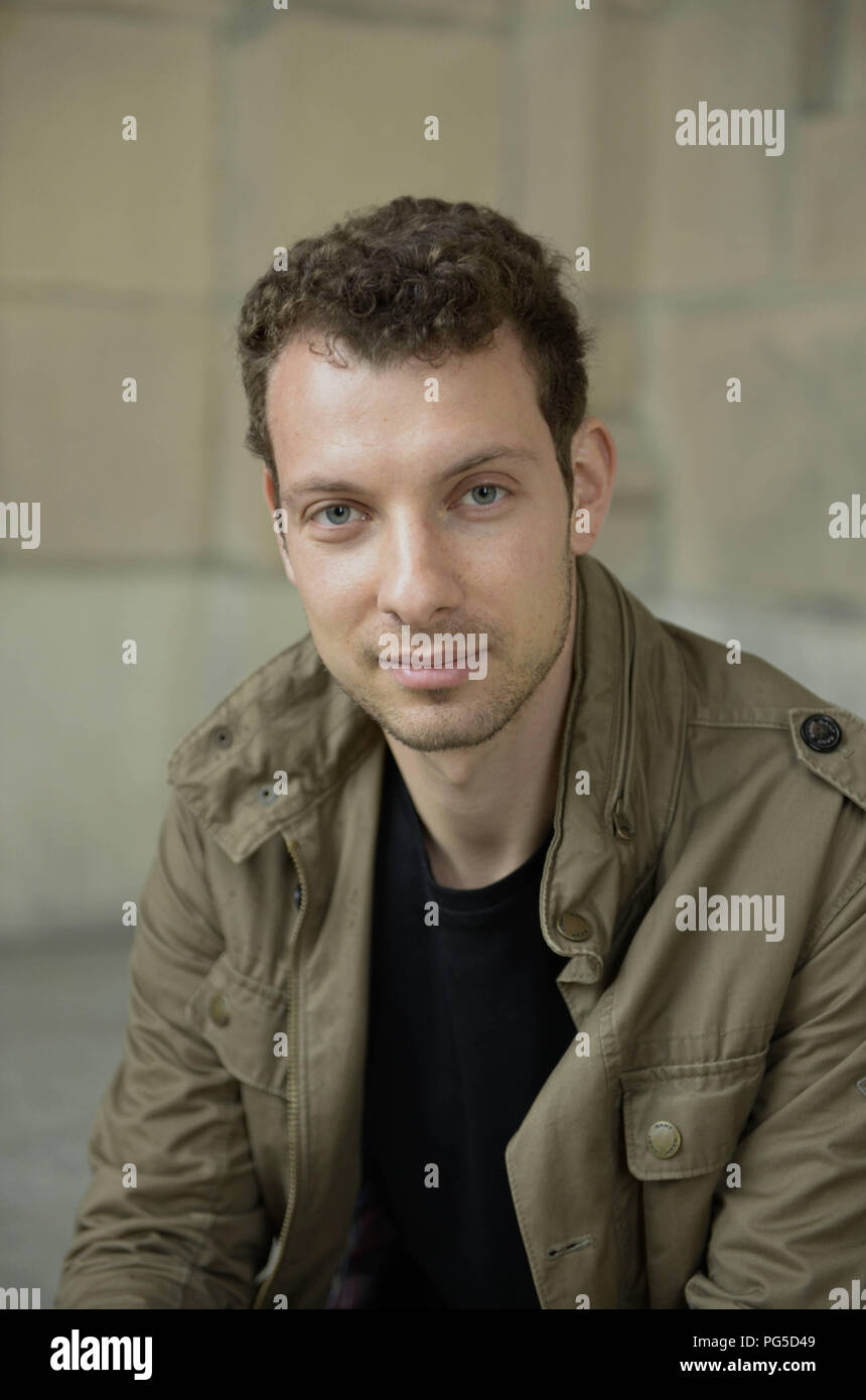 Berlino, DEU, 28.05.2015: Ritratto Jan Himmelfarb, autore e scrittore. Nato nel 1985 in Ucraina, che vivono nella regione della Ruhr. Ha studiato business administration ed è dal 2009 dipendente di un'internazionale società industriali. Sterndeutung è il suo debutto. Foto Stock
