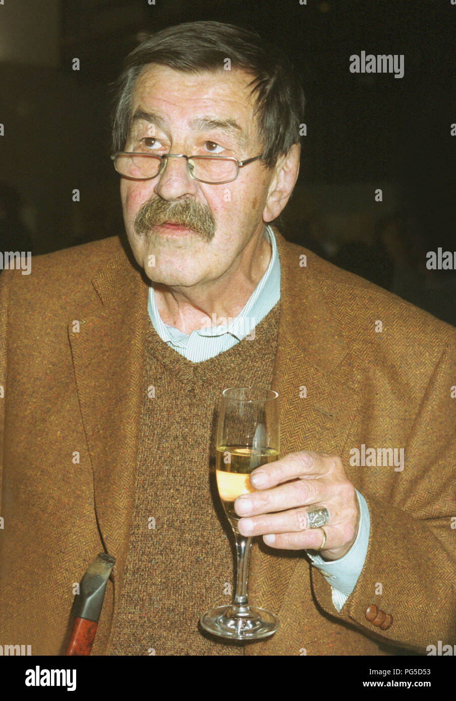Berlino, DEU, 30.10.2002: Ritratto Guenter Grass, scrittore e titolare del premio nobel per la letteratura 1999 (Germania) alla celebrazione del suo 75.compleanno Foto Stock