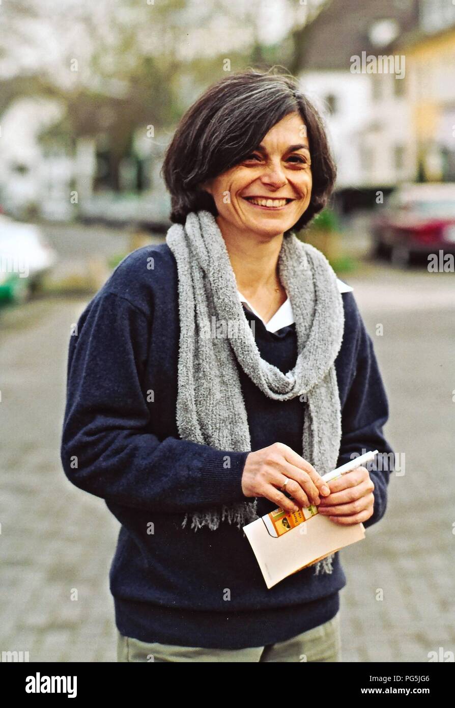 Mona Yahia (nato nel 1954), scrittore iracheno. Foto Stock