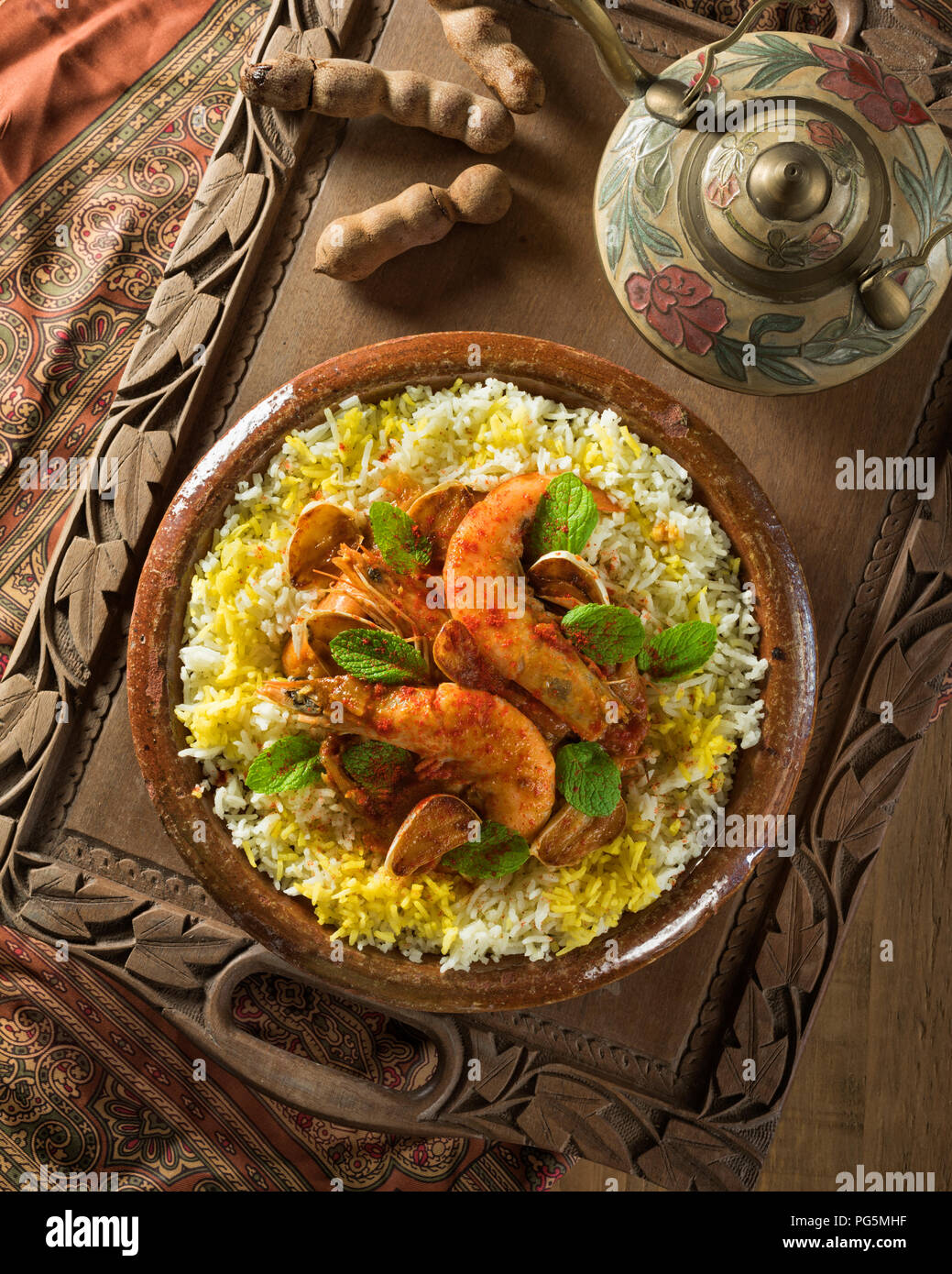 Ghalieh Maygu. Golfo persico style gamberetti con erbe e tamarindo Foto Stock