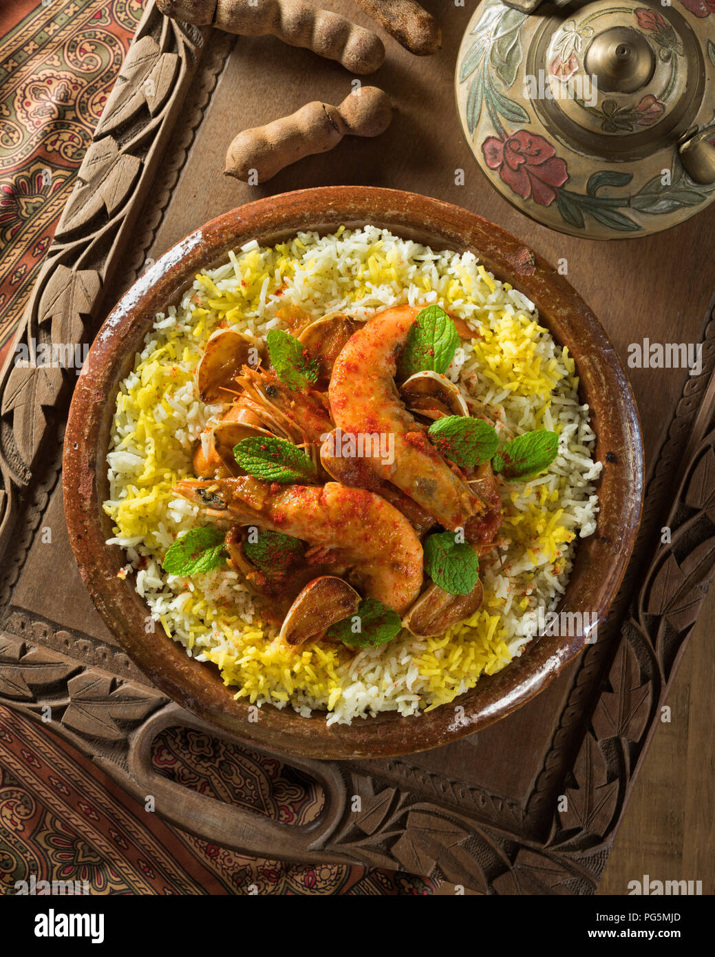 Ghalieh Maygu. Golfo persico style gamberetti con erbe e tamarindo Foto Stock