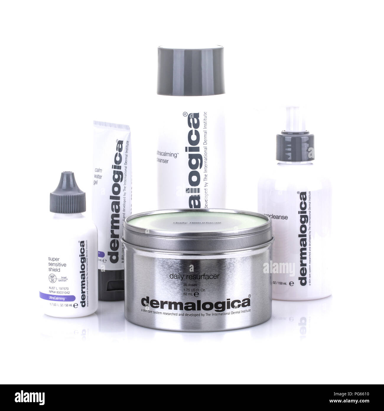 SWINDON, Regno Unito - 18 agosto 2018: Dermalogica prodotti per la cura della pelle su sfondo bianco Foto Stock