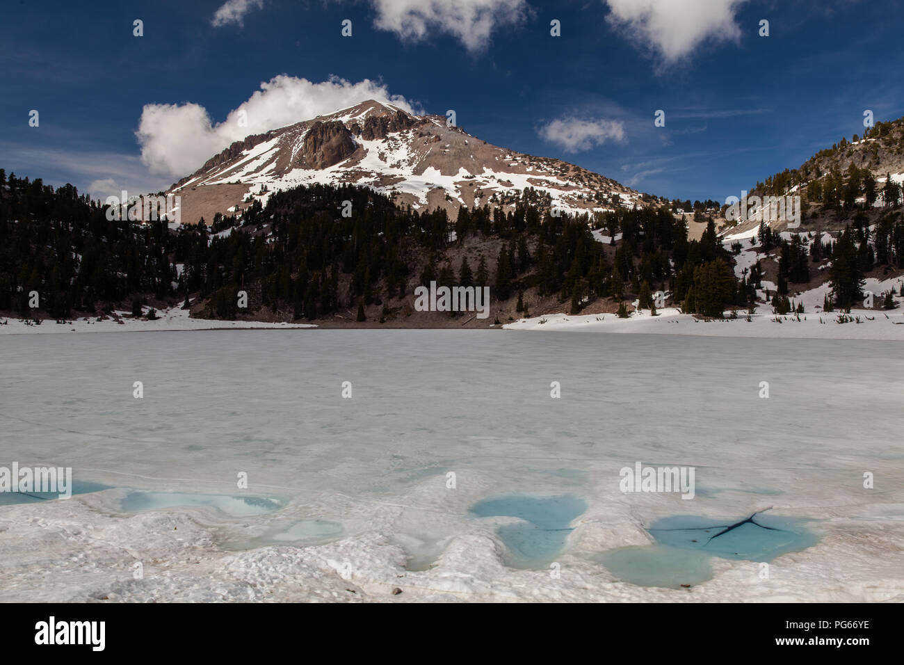 Picco di lassen und Helen Lago Foto Stock