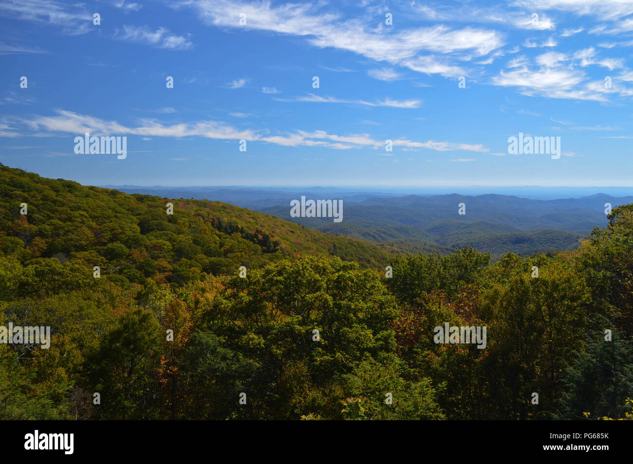 Scenic Autunno Mountain si affacciano su Vista Foto Stock