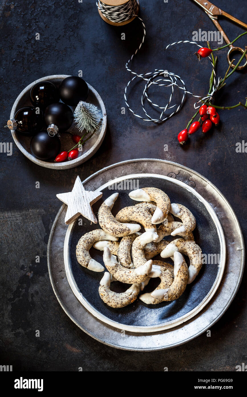 Semi di papavero biscotti con scaglie di cioccolato bianco al tempo di Natale Foto Stock