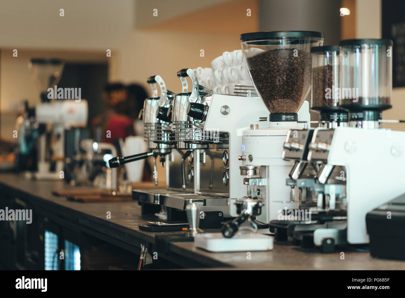 Caffettiera espresso in un caffè bar Foto Stock