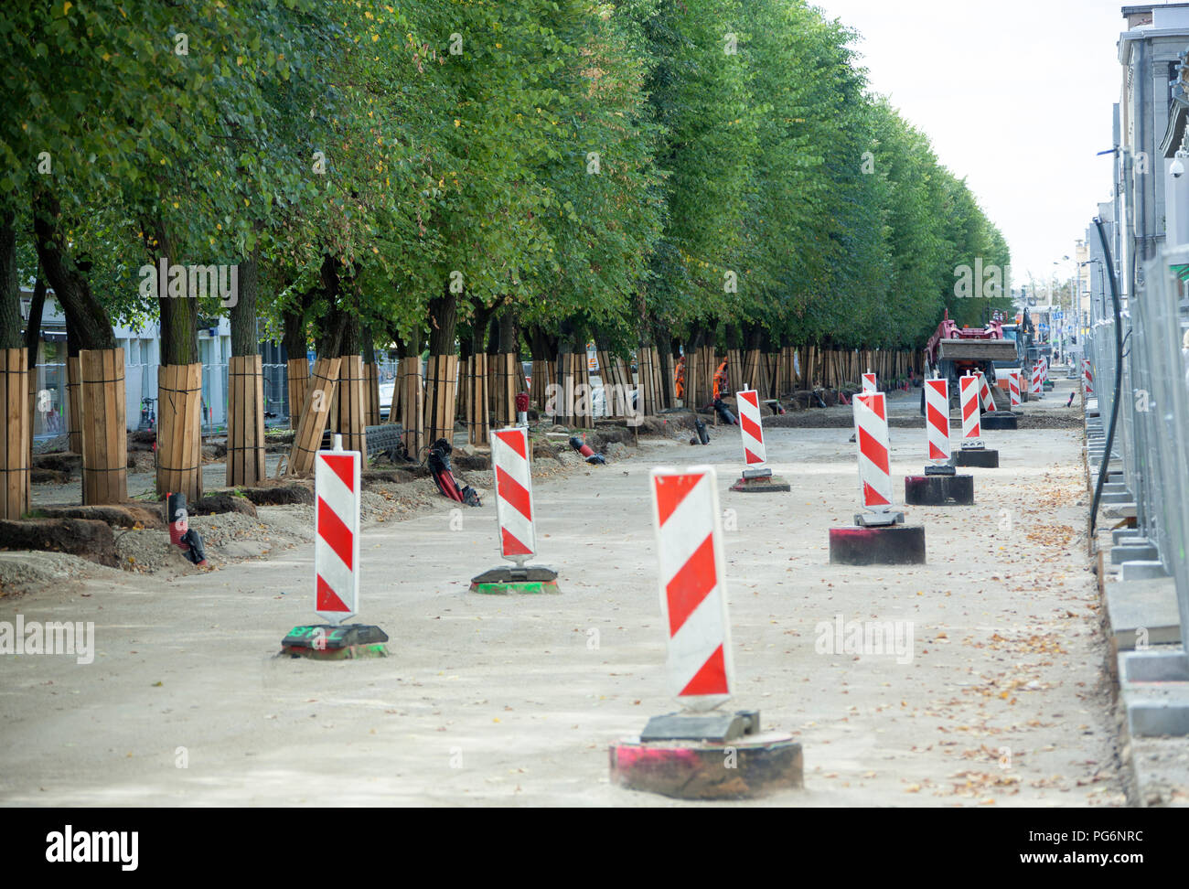 1,6 chilometri di lunghezza della strada pedonale Laisves Aleja (Vicolo della Libertà) è in ricostruzione a Kaunas city (Lituania). Foto Stock