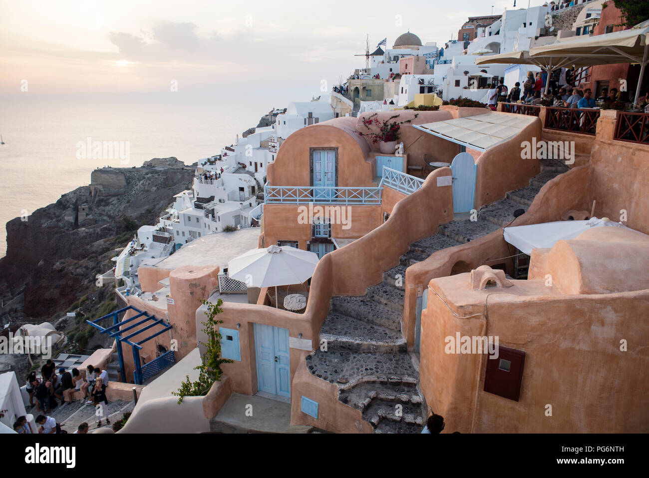 Oia, Santorini casa del capitano a due piani, Grecia. Foto Stock