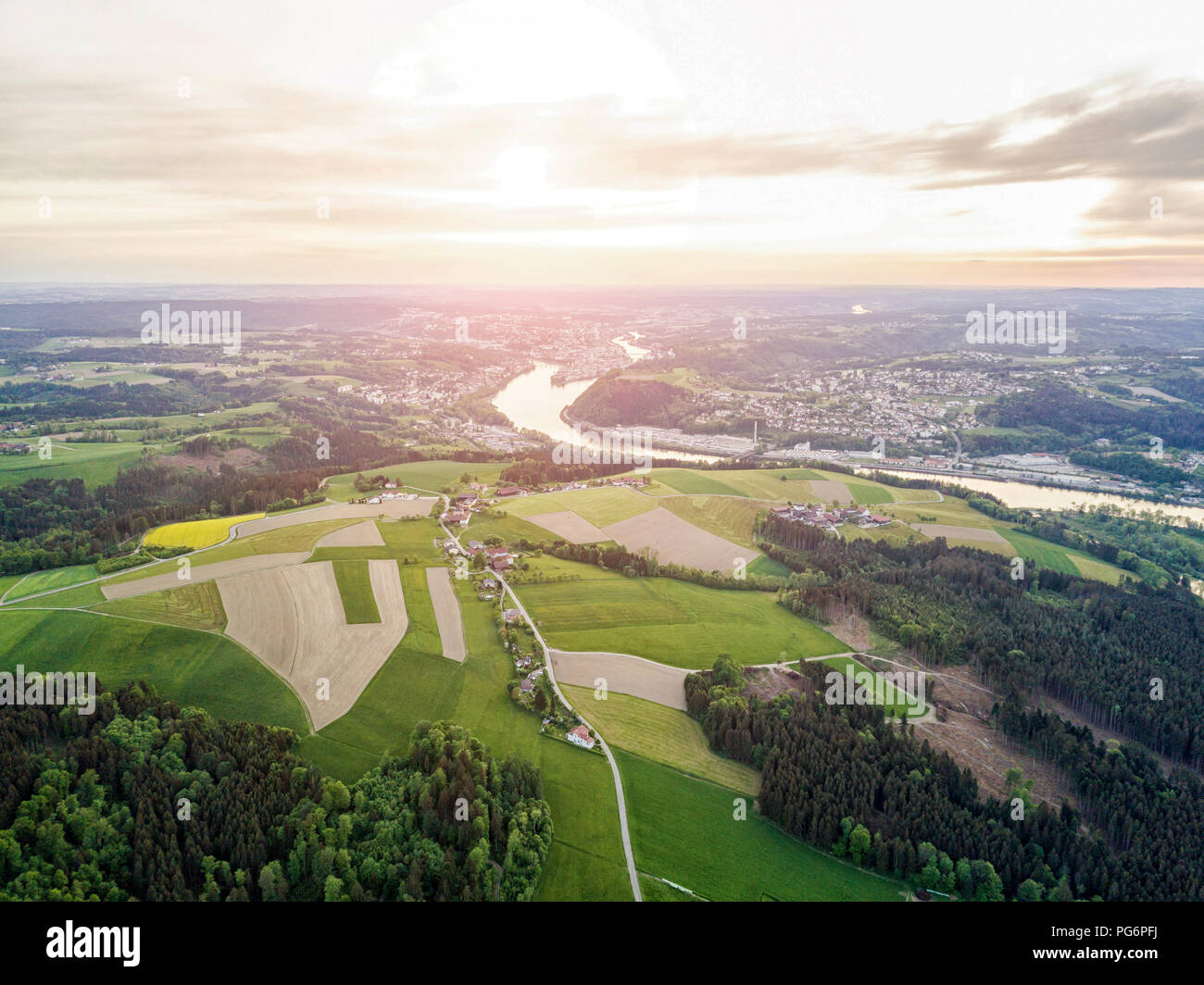 In Germania, in Baviera, Passau, veduta aerea della città di tre fiumi e Danubio Foto Stock