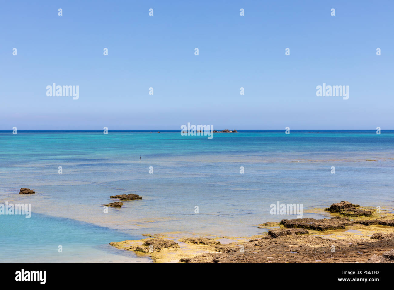 Costa e mare; Uza, Yomitan Prefettura di Okinawa in Giappone Foto Stock