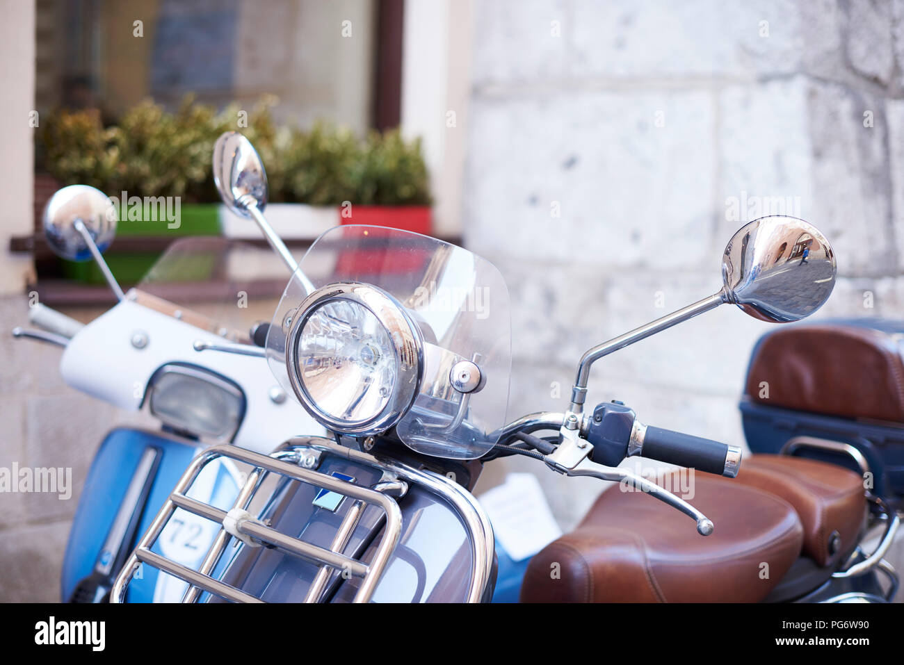 Vecchio motorino scooter, vista parziale Foto Stock