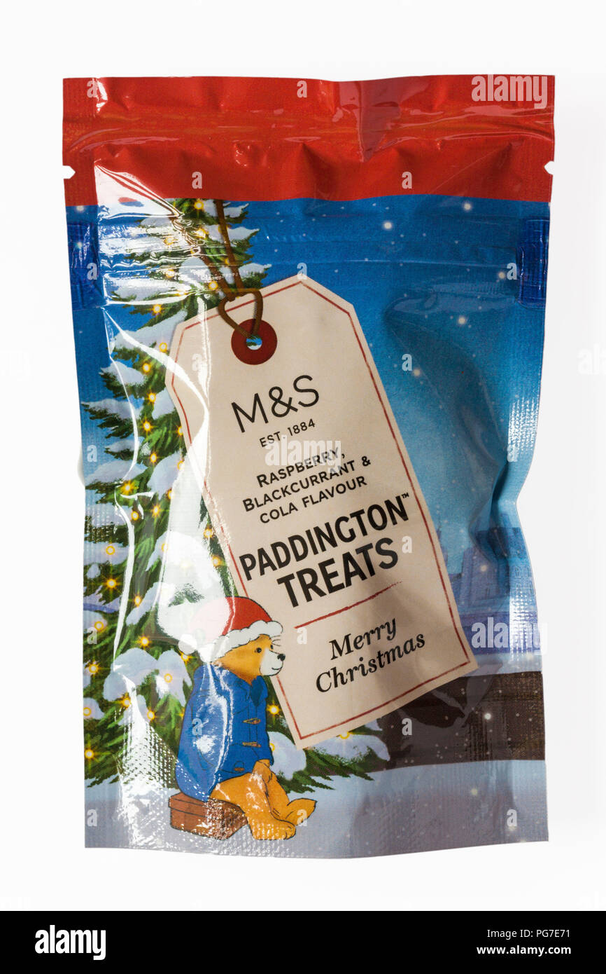 Pacchetto di M&S lampone, ribes nero & cola sapore Paddington prelibatezze dolci isolati su sfondo bianco - Buon Natale Foto Stock