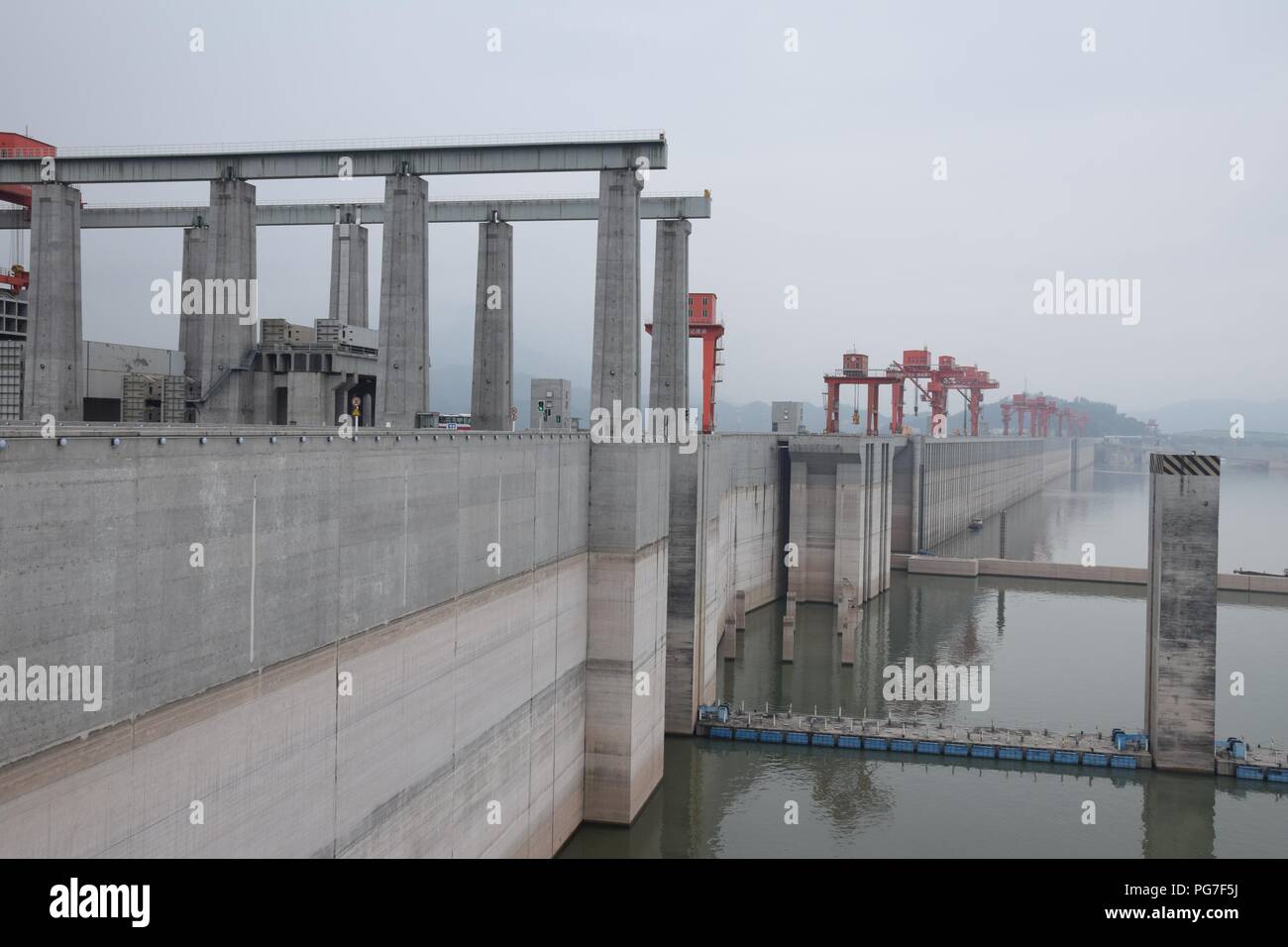 La più grande centrale idroelettrica del mondo - la Diga delle Tre Gole sul Fiume Yangtze in Cina Foto Stock
