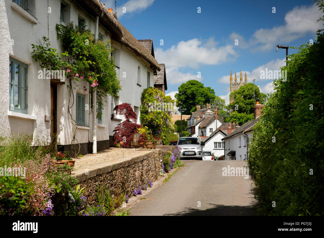 Regno Unito, Inghilterra, Devon, Sampford Courtenay, village street Foto Stock