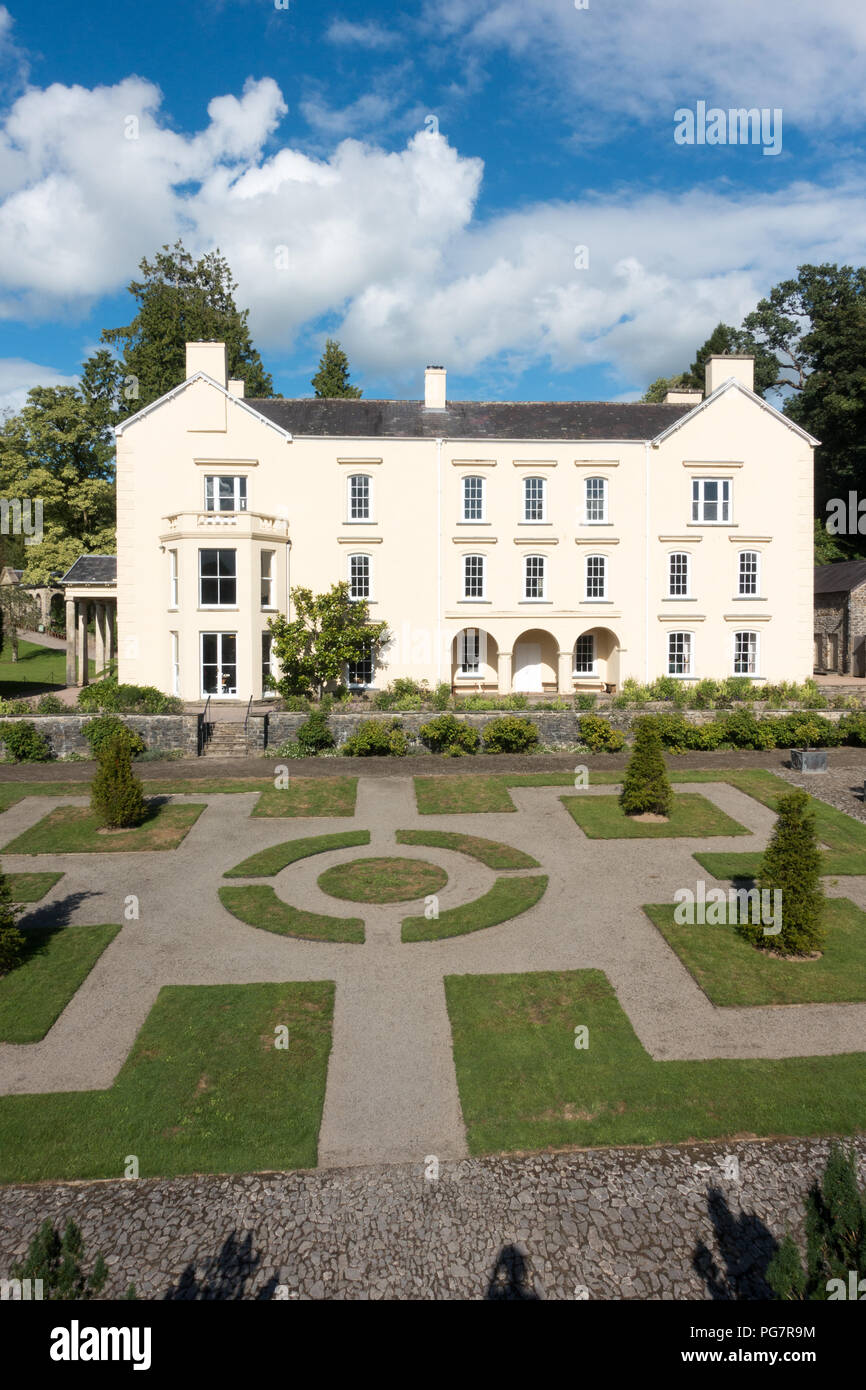 Aberglasney è una casa storica e giardini tra Llandeilo e Camarthen. Esso è stato presentato nel programma della BBC "Un giardino perduto nel tempo." Foto Stock