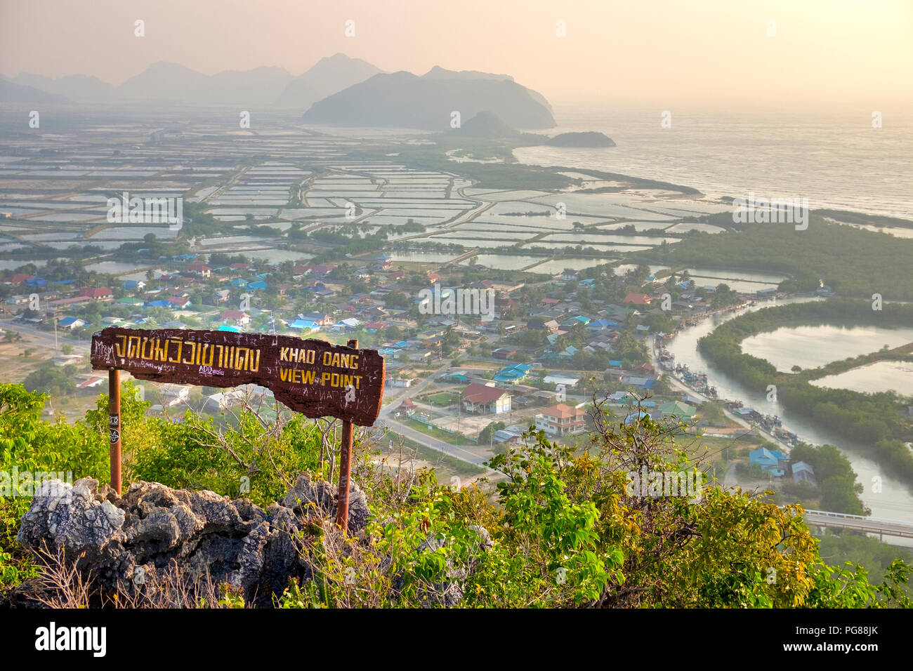 Khao Dang Viewpoint In Khao Sam Roi Yot National Park Thailandia Foto Stock Alamy
