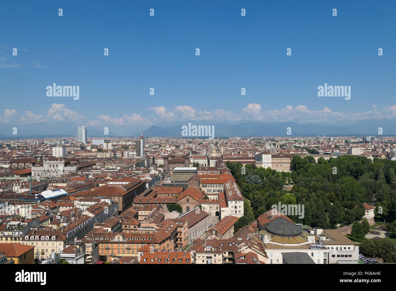 Vista di Torino e le Alpi dalla Mole Antonelliana, Italia Foto Stock