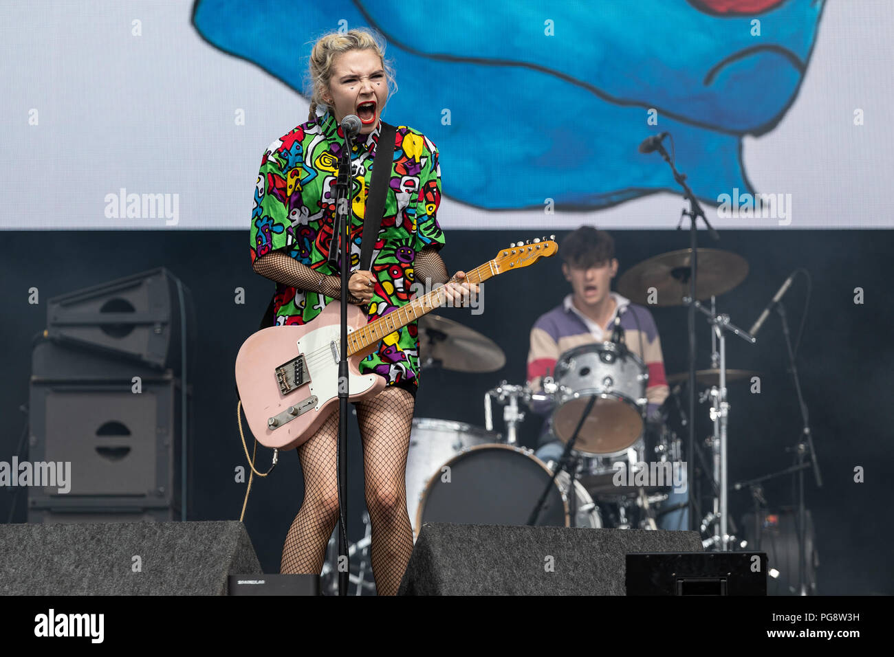 Il Regrettes esibirsi dal vivo sul palco del festival di Leeds, Regno Unito, 25 giugno 2018. Foto Stock