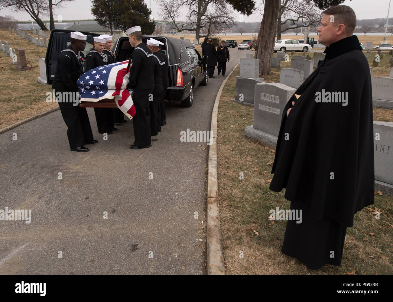 Servizio funebre per ex astronauta della NASA Capitano Bruce McCandless II, USN (Ret.), Martedì, Gennaio 16, 2018 all'Accademia Navale degli Stati Uniti il cimitero di Annapolis, Maryland. Foto Stock