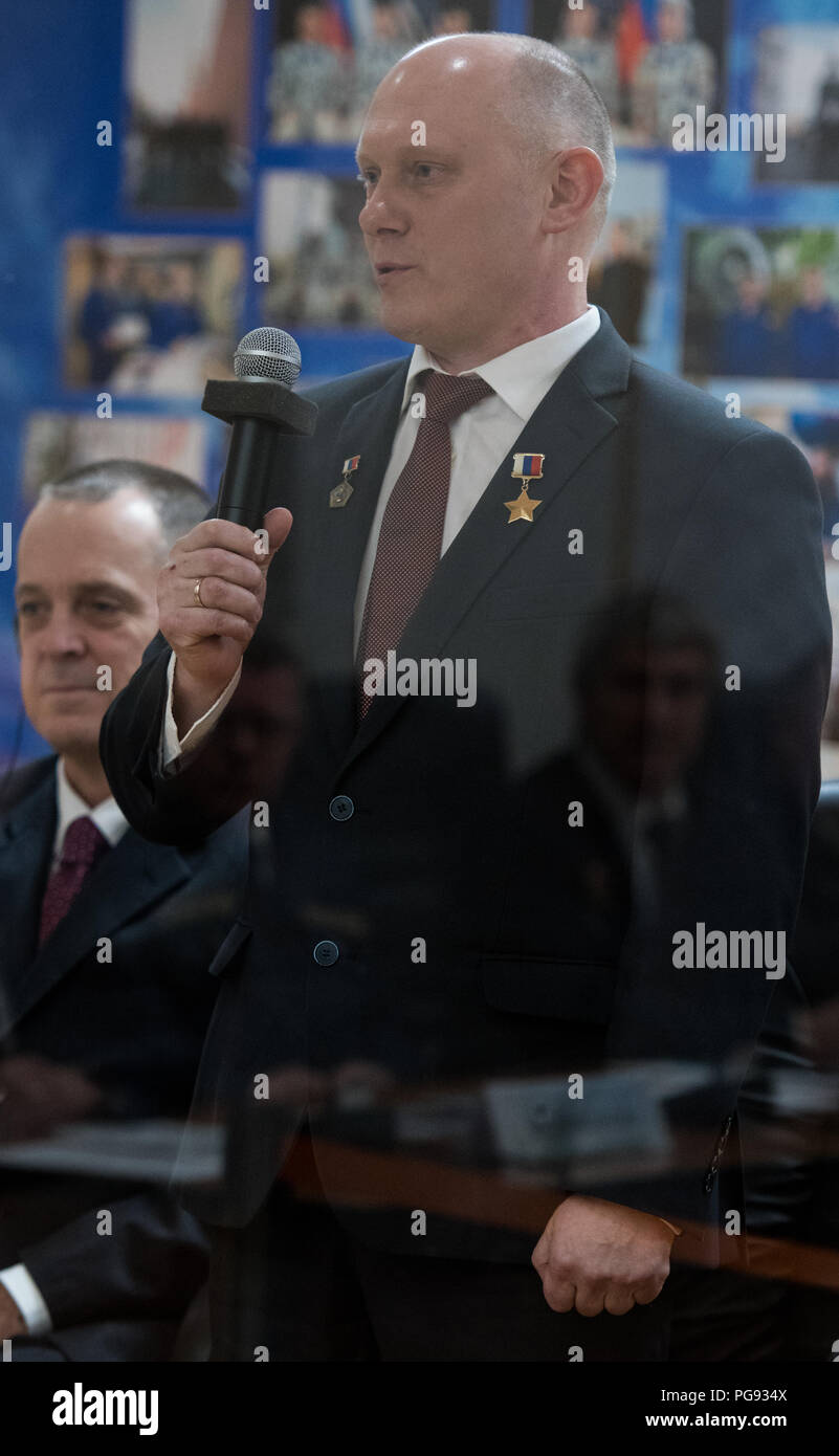 Expedition 55 Soyuz Commander Oleg Artemyev di Roscosmos è visto durante lo stato della riunione della commissione per approvare il lancio Soyuz di Expedition 55 per la Stazione Spaziale Internazionale, Martedì, Marzo 20, 2018. Artemyev, insieme a Ricky Arnold e Drew Feustel della NASA sono in programma di lancio per la Stazione Spaziale Internazionale a bordo della Soyuz MS-08 navicella spaziale su Mercoledì, Marzo 21. Foto Stock