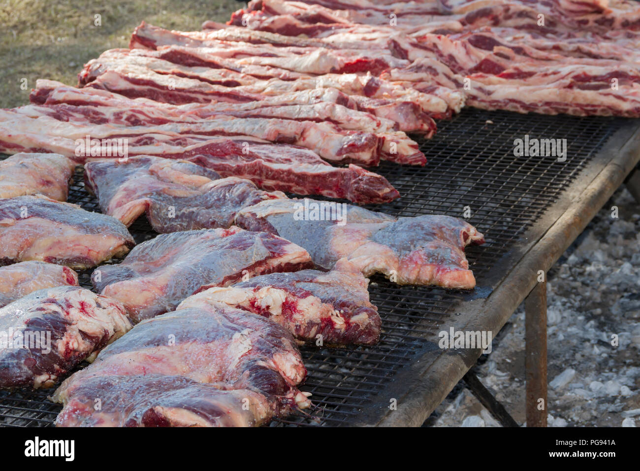 Tradizionali Grigliate Di Carne Alla Griglia In Argentina Campagna Foto Stock Alamy