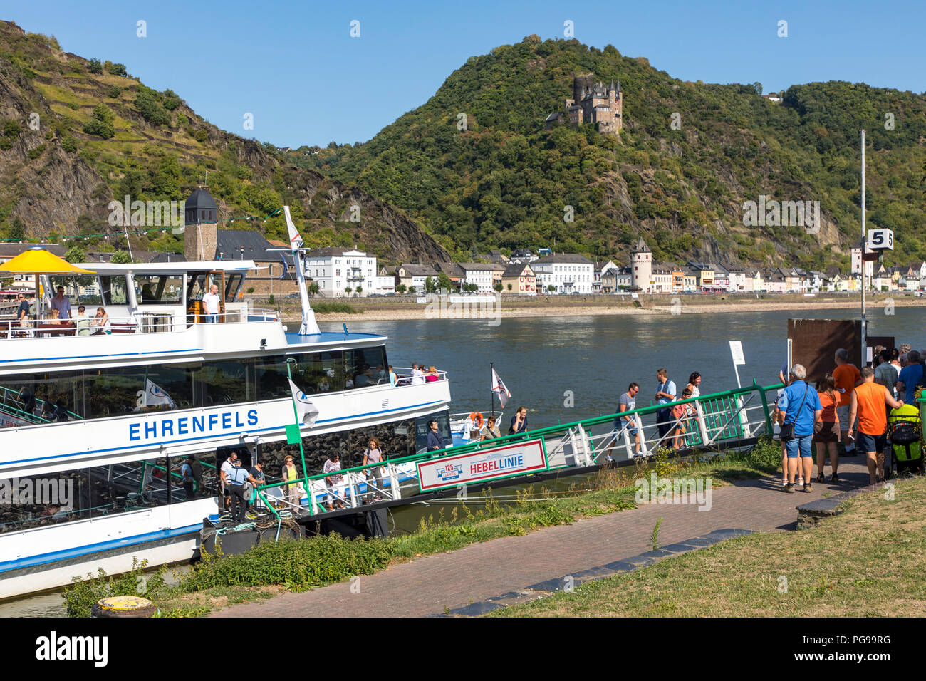 Castello Katz, al di sopra di San Goarshausen, Rheingau, nel patrimonio mondiale dell UNESCO Valle del Reno superiore e centrale, fiume nave da crociera, Foto Stock