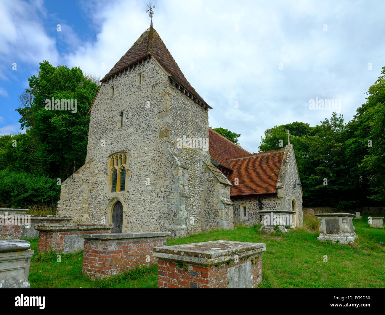 Tutti i Santi' Chiesa Westdean vicino al Cuckmere Haven, nel South Downs National Park, East Sussex, Regno Unito Foto Stock