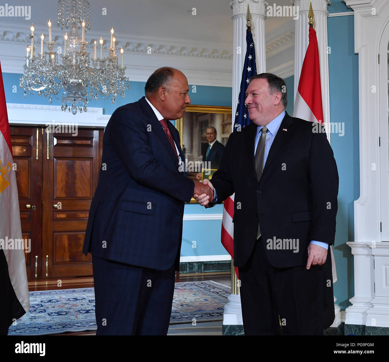 Il segretario Michael R. Pompeo ospita un incontro bilaterale con il Ministro degli Affari Esteri egiziano Sameh Shoukry, presso il Dipartimento di Stato il 8 agosto 2018. Foto Stock