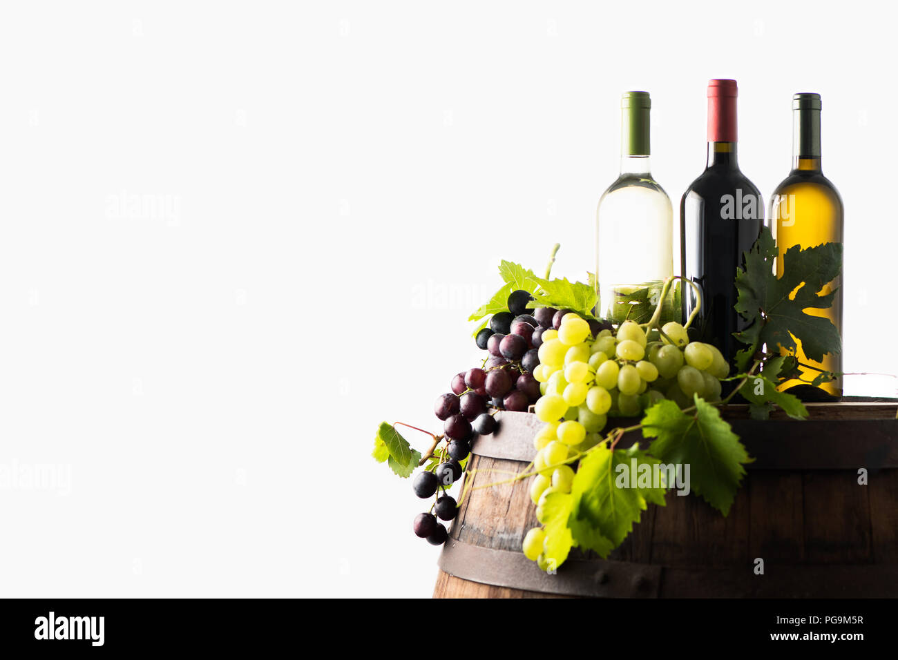 Mix di bottiglia di vino ow sulla canna con mosti di uve Foto Stock