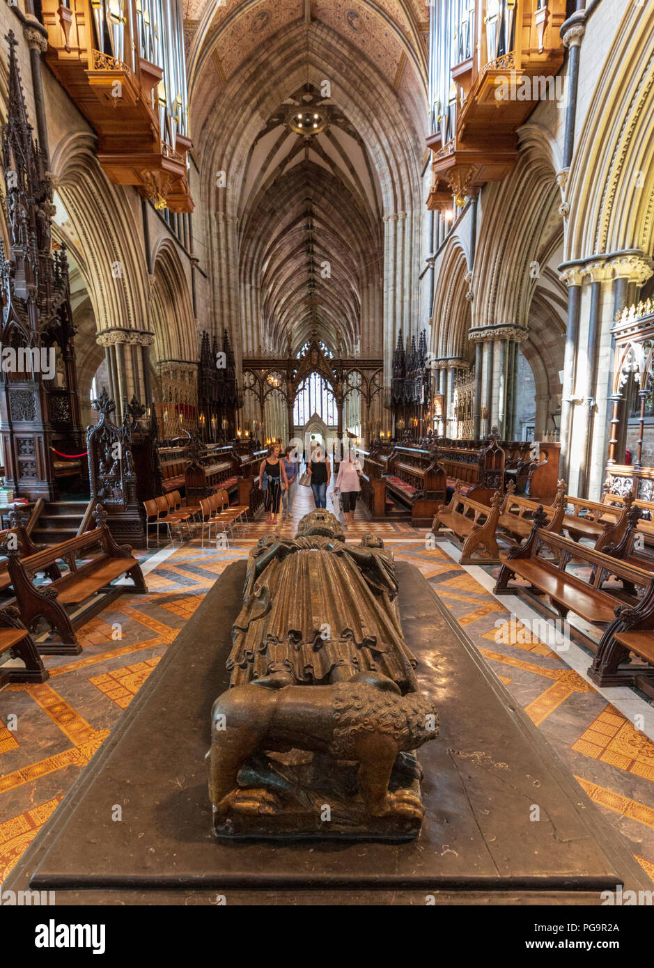 La tomba di Re Giovanni nella cattedrale di Worcester, Inghilterra Foto Stock