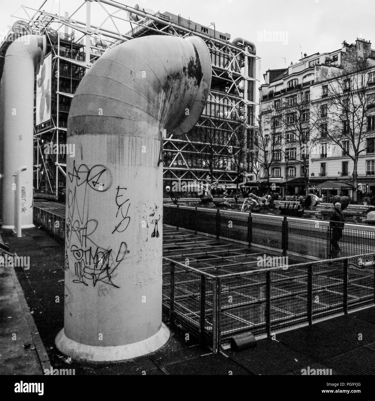 B&W vista sulla piazza di Parigi strade in inverno, Parigi, Ile-de-France, Francia Foto Stock