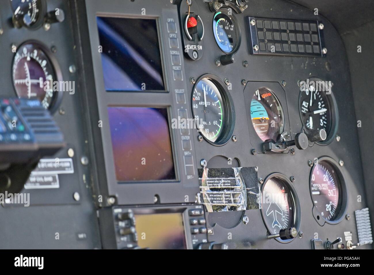 Cockpit in elicottero Foto Stock