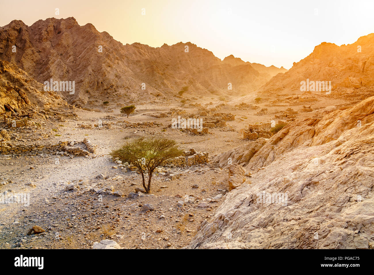 Le rovine di un antico villaggio di montagna di Ras Al Khaimah Emirati arabi uniti Foto Stock
