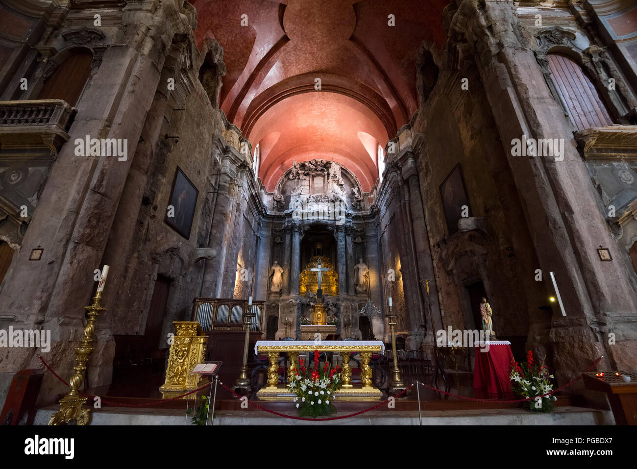 Interno della chiesa Igreja de Sao Domingos, Lisbona, Portogallo. Foto Stock