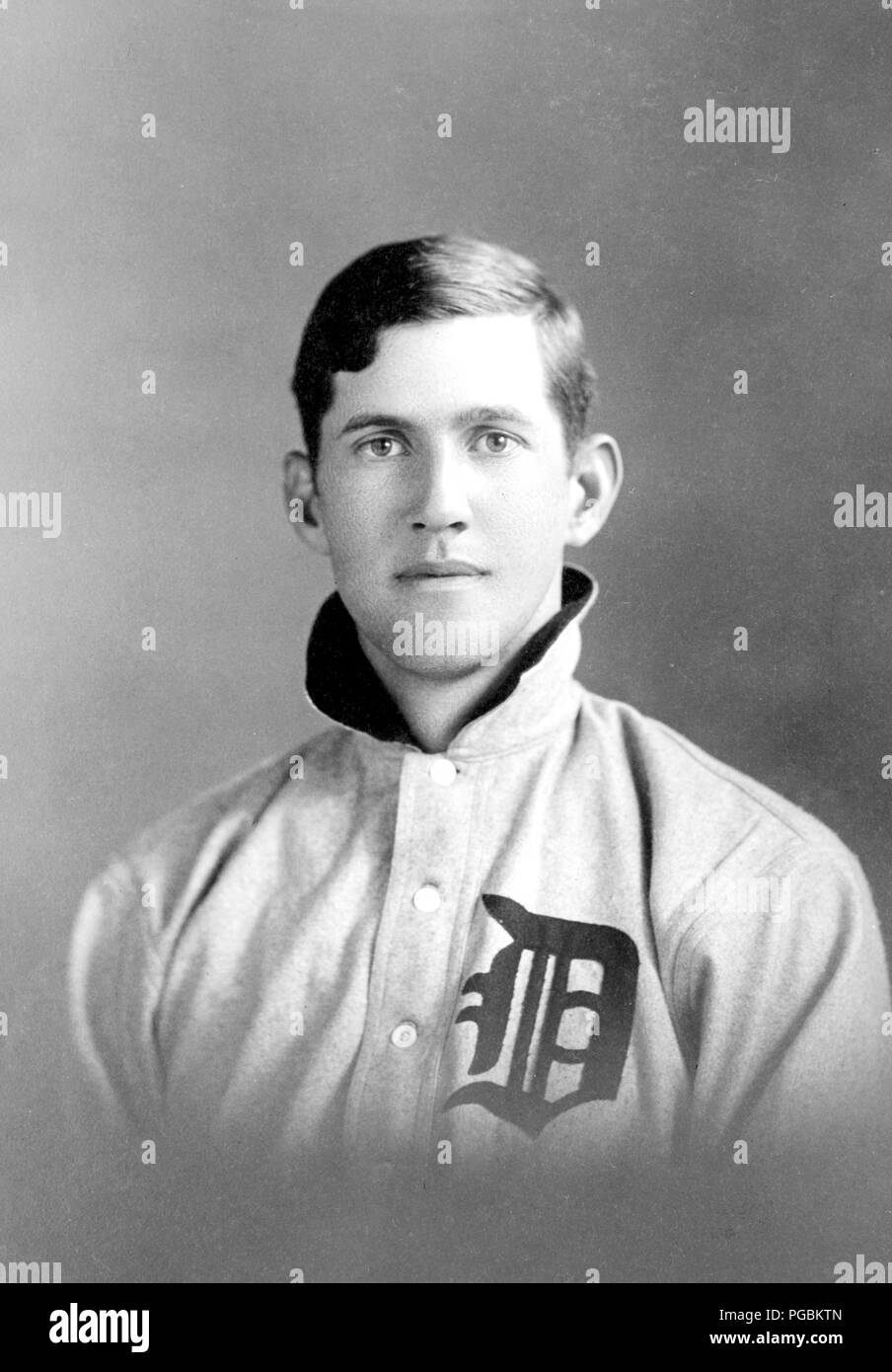 Opere di Ralph, Detroit Baseball Club player, testa e spalle, ritratto in uniforme, rivolto verso la parte anteriore 8 23 1909 Foto Stock