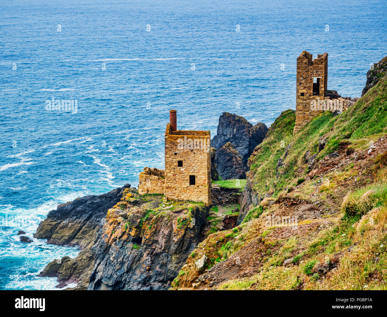 Le corone motore Case, parte della miniera Botallack in Cornovaglia, Inghilterra, Regno Unito. Foto Stock