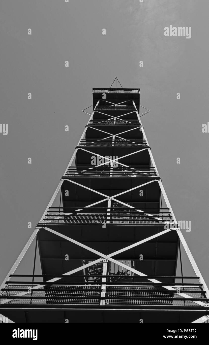 Torre di acciaio Foto Stock