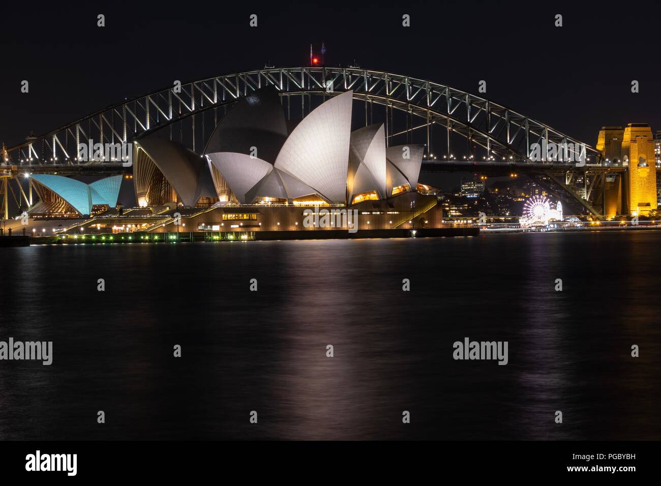 Sydney Harbour Bridge e Opera House di notte Foto Stock