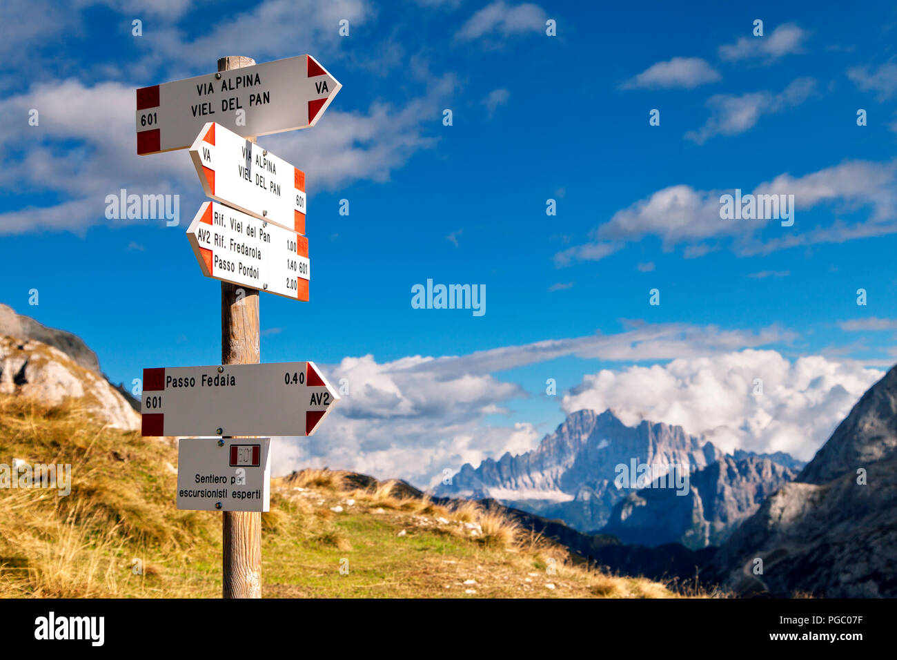 Singpost nelle Dolomiti Foto Stock