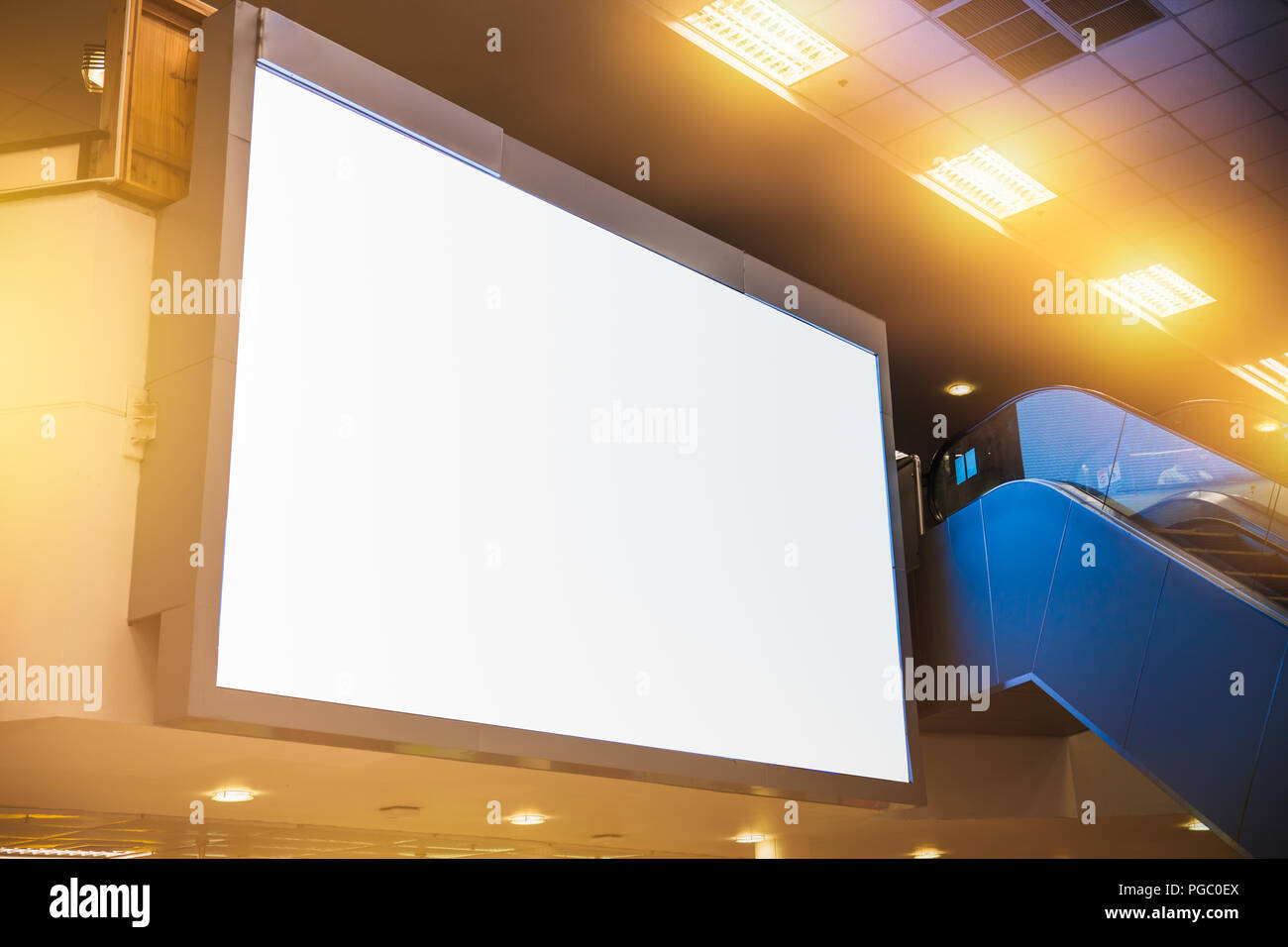 Vuoto di affissioni pubblicitarie aziendali interne edificio per uffici Foto Stock