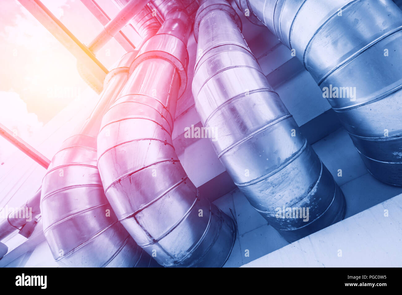 Tubo metallico della tubazione del settore acqua e gas sistema di trasporto Foto Stock