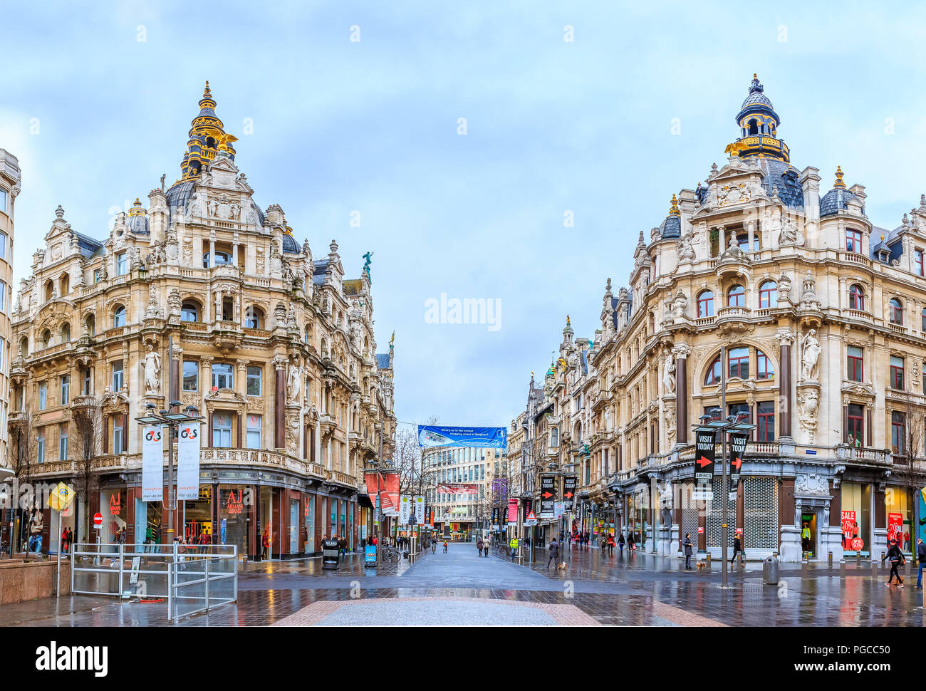 Ad Anversa , in Belgio - Gennaio 18th, 2015: Cityscape di Anversa nella pioggia. Foto Stock