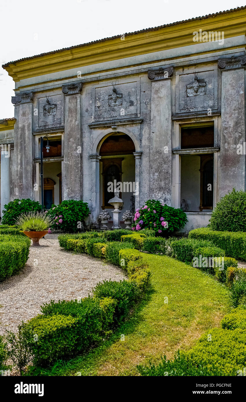 Italia Veneto Mira: Villa Barchessa Valmanara: facciata di villa e giardino Foto Stock